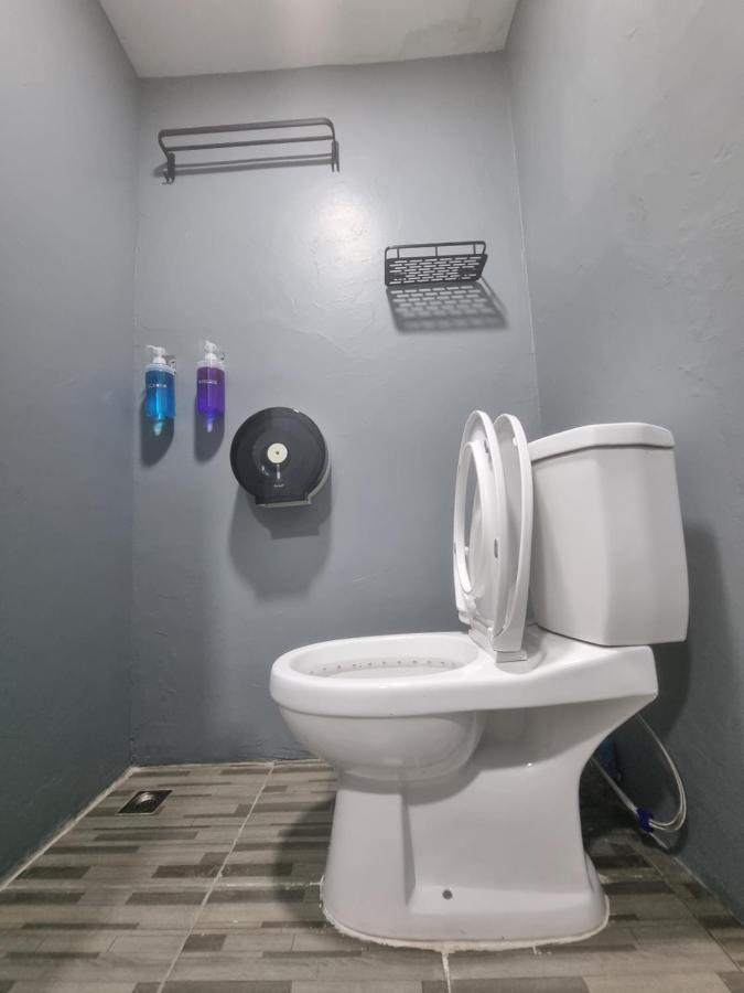 Met A Space Pod @Phrom Phong بانكوك المظهر الخارجي الصورة