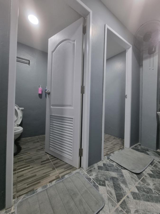 Met A Space Pod @Phrom Phong بانكوك المظهر الخارجي الصورة