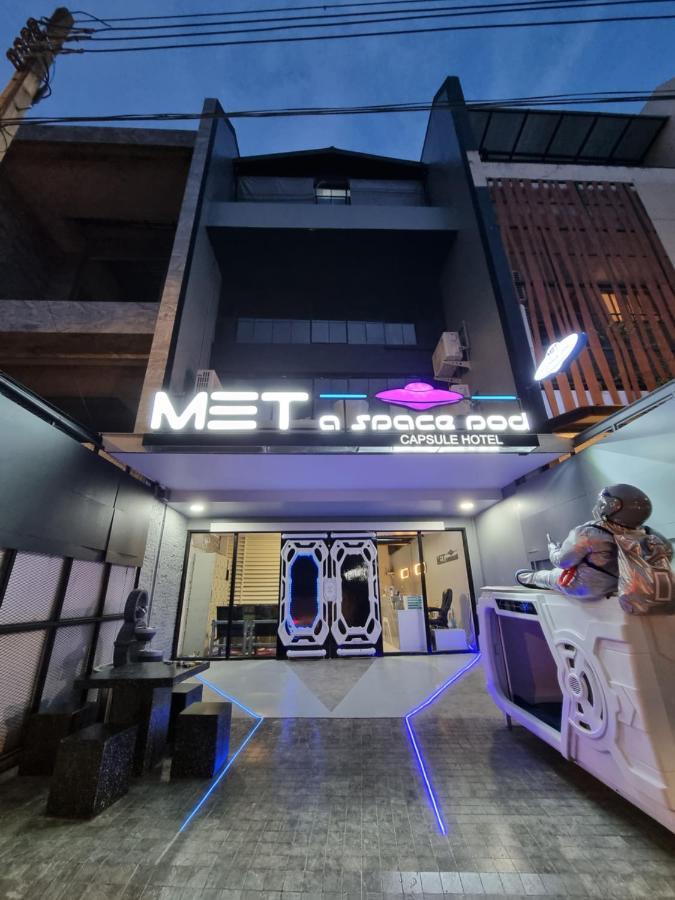 Met A Space Pod @Phrom Phong بانكوك المظهر الخارجي الصورة