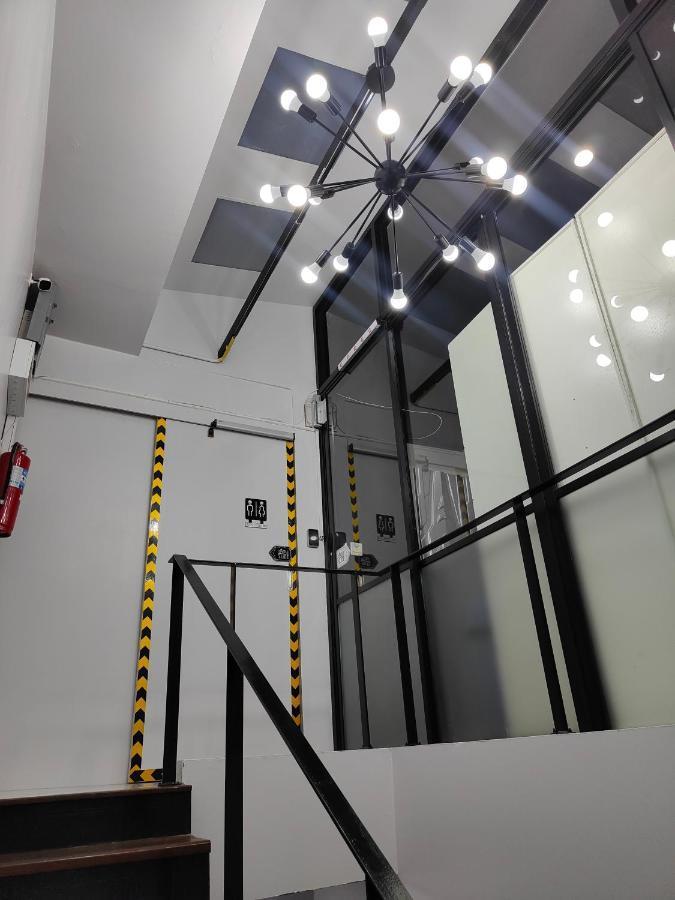 Met A Space Pod @Phrom Phong بانكوك المظهر الخارجي الصورة